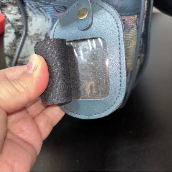 Vintage Jordache Blue Floral Overnight Bag Feet Pockets 15x10.5 - Picture 8 of 9